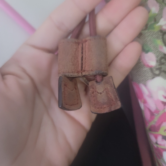 GucciSmall GG Supreme Blooms Single Buckle Backpack - Picture 9 of 11